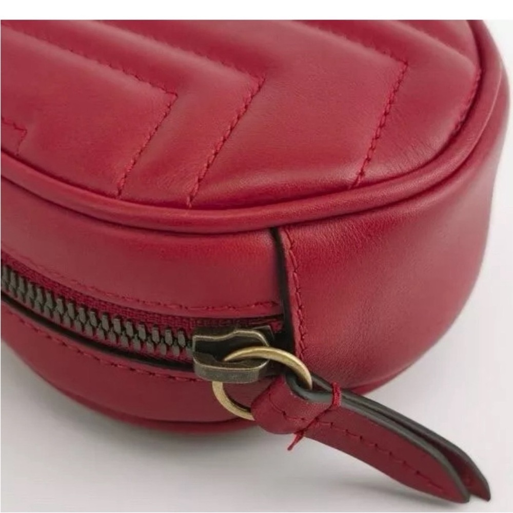 Gucci Red Chevron Matelassé Oval Belt Bag with Gold GG - Picture 7 of 10